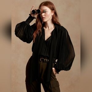 NWOT BANANA REPUBLIC Pleated Tie-Neck Top in BLK Sz LRG
